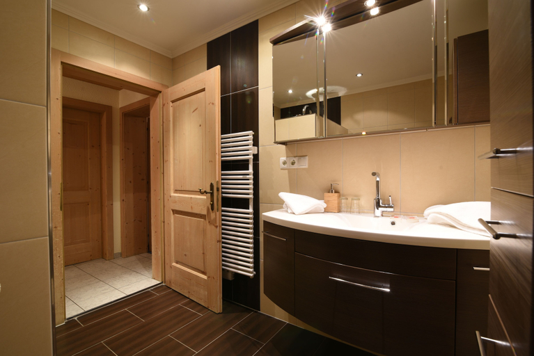 Bathroom 3, A CASA Bernstein, Imst