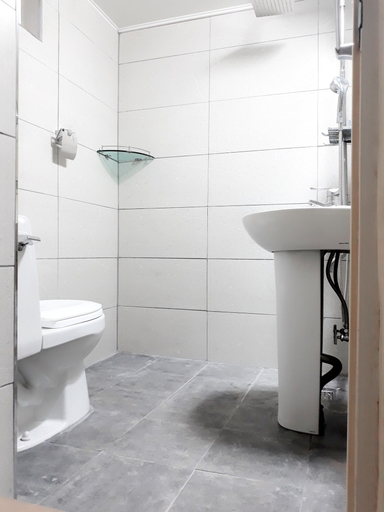 Bathroom, Hyun's House, Jeju