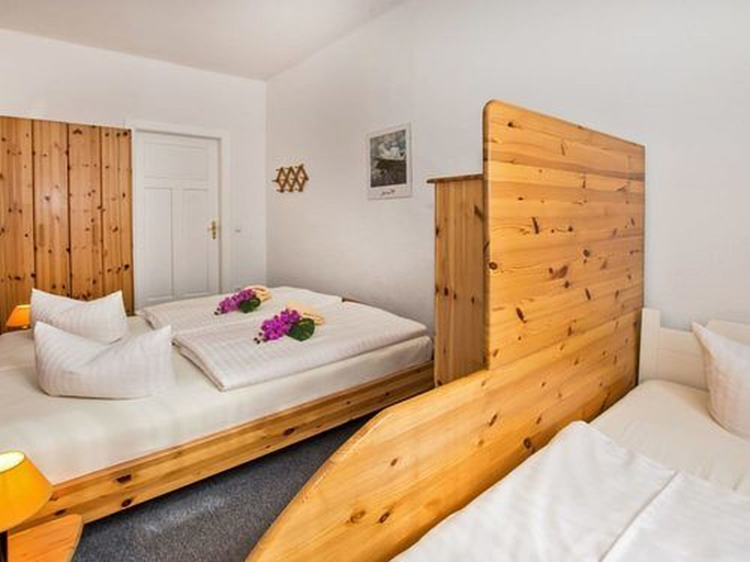 Bedroom 3, Strandvilla Imperator - Hotel & Ferienwohnungen Usedom, Vorpommern-Greifswald
