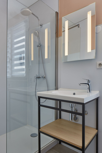 Bathroom 4, Maison Cabotte, Côte-d'Or