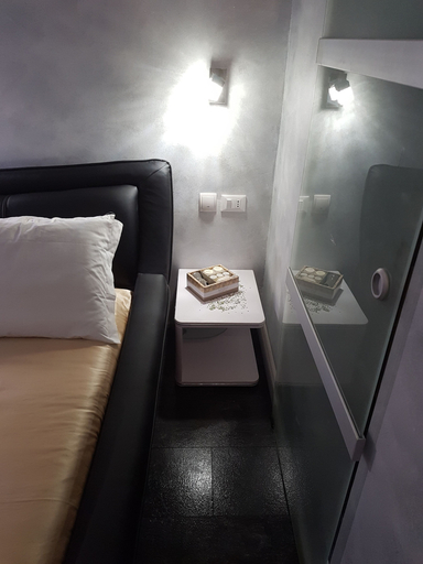 Bedroom 4, Glamour Spanish Steps, Rome