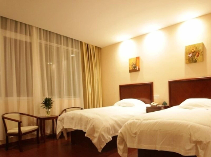 Bedroom 2, GreenTree Inn YangZhou West KaiFa Road Baolong Square Express Hotel, Yangzhou