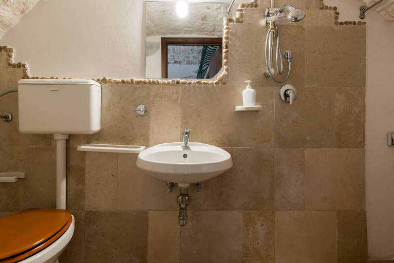 Bathroom, Suite 38, Brindisi