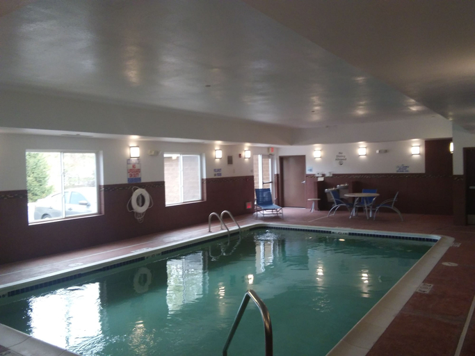 Sport & Beauty 5, Holiday Inn Express & Suites BELLE VERNON by IHG, Westmoreland