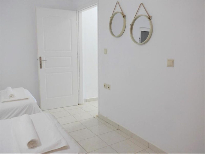 Bedroom 2, Kalamaki Plaza Apartments, Ionian Islands
