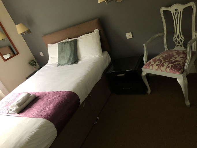 Bedroom 5, Gateway Lodge, Kirklees