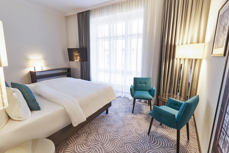 Bedroom 3, Steigenberger Hotel Herrenhof, Wien