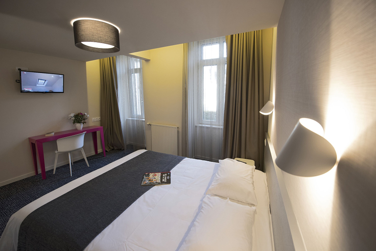Bedroom 3, Hôtel Du Port, Finistère