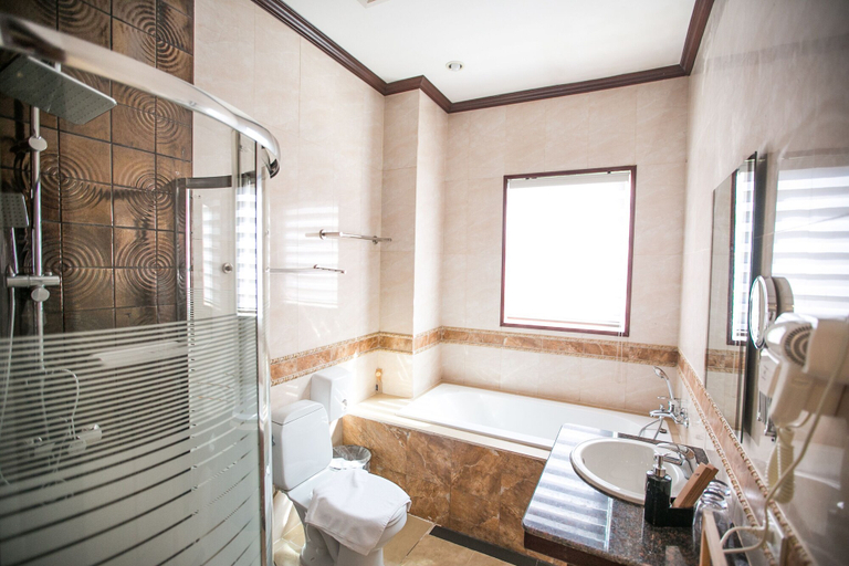 Bathroom 5, Seasons Riverside Hotel, Vientiane