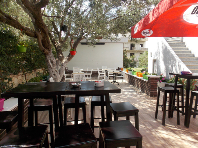 Food & Drinks 4, Villa Qendra, Sarandës