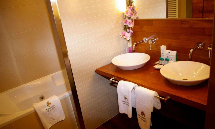 Bathroom 3, Hospedería San Juan de la Peña, Huesca