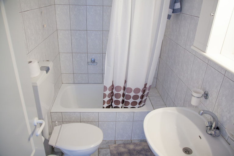 Bathroom 3, Sirena Apartments, Crete