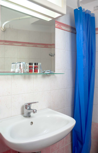 Bathroom 3, Als Hotel, South Aegean