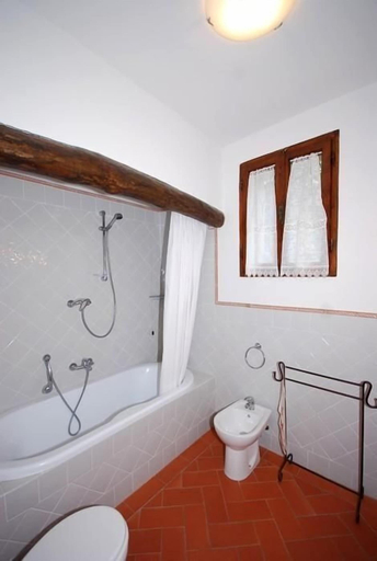 Bathroom 4, Montescalari, Florence