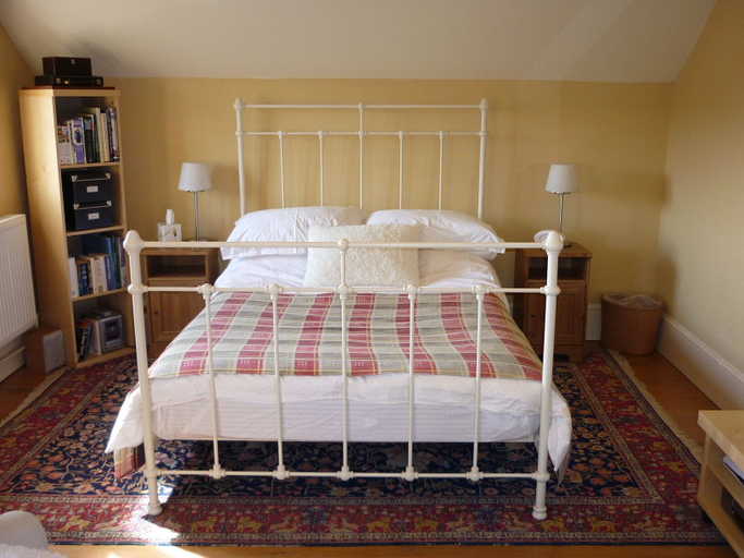 Bedroom 3, Saul Farm, Gloucestershire