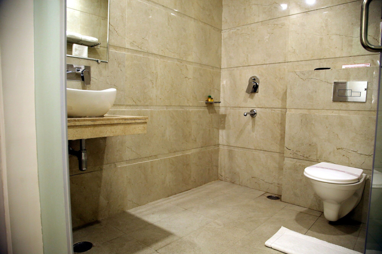 Bathroom 4, Sallow Royal Suites, Amritsar