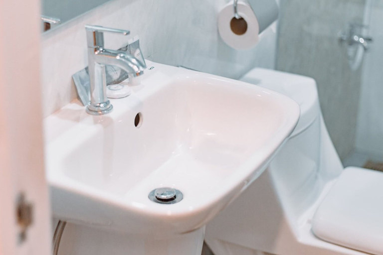 Bathroom, Masamayor's Beach House and Resort, San Francisco