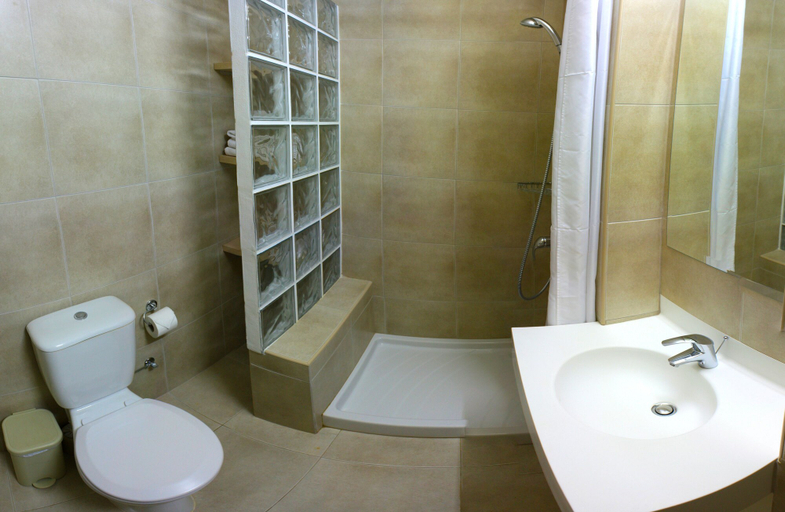 Bathroom 4, Myroandrou Beach Apartments
