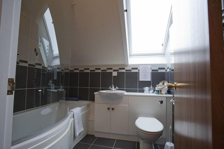 Bathroom, The Steadings at The Grouse & Trout, Highland