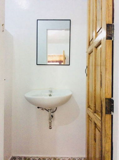 Bathroom 4, Stevrena Cottages, Santa Fe
