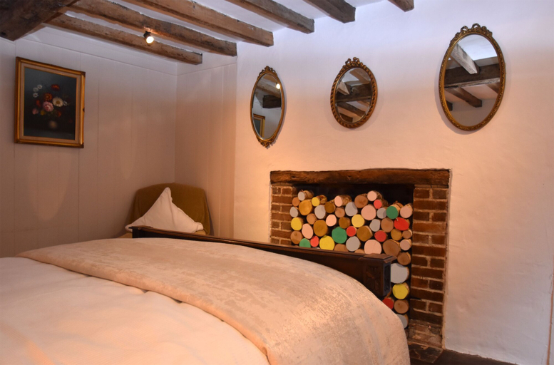 Bedroom 2, Oak House, East Sussex
