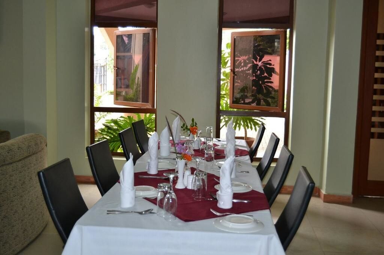 Food & Drinks 5, Panone Motel K.I.A, Meru