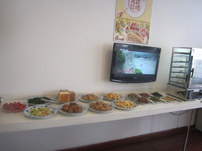 Food & Drinks 5, GreenTree Inn Nantong Tongzhou Bus Station Express Hotel, Nantong