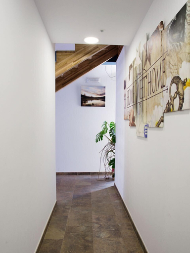 Others 5, Complexo Xacobeo SL, Lugo