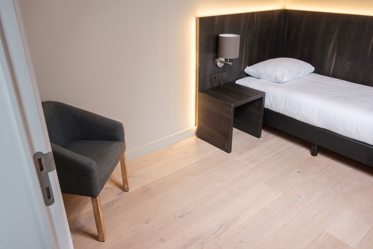 Bedroom 5, Hotel Elisabeth, Antwerpen