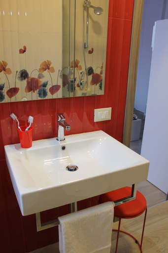 Bathroom 5, B&B Appiddaveru, Catania