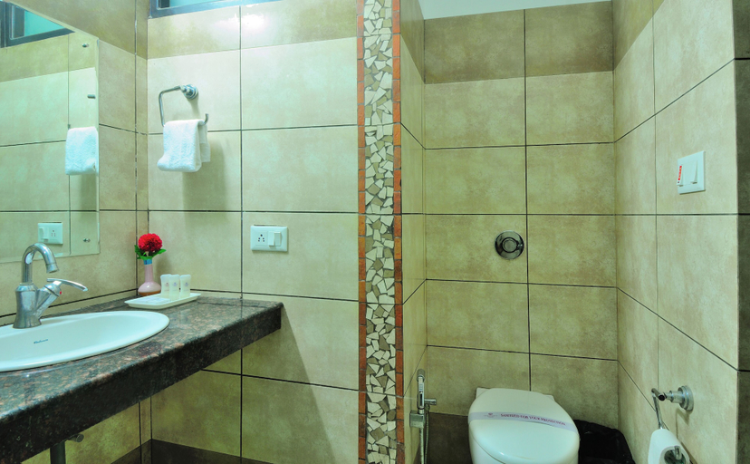 Bathroom 4, Hotel Central Park, Chandigarh