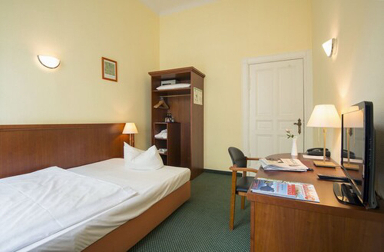 Bedroom 4, Hotel am Luisenplatz, Potsdam