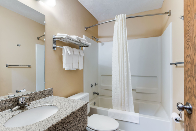 Bathroom 4, Econo Lodge Painted Post - Corning, Steuben