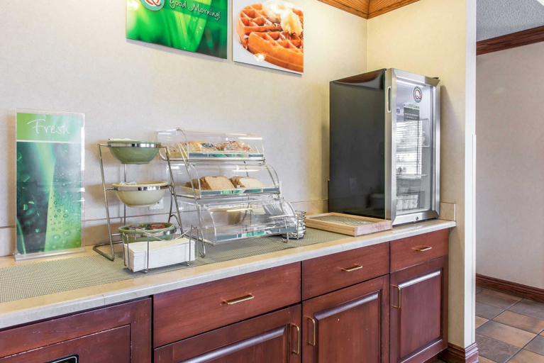 Food & Drinks 5, Quality Inn & Suites Titusville, Crawford