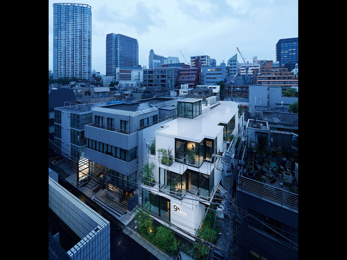 Exterior & Views 20