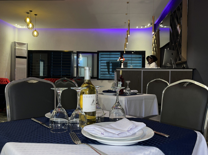 Food & Drinks 4, VENDOME Hotel, Wouri