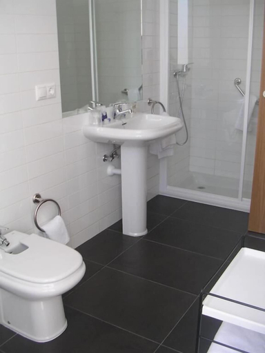 Bathroom 5, Balneario Acuña, Pontevedra