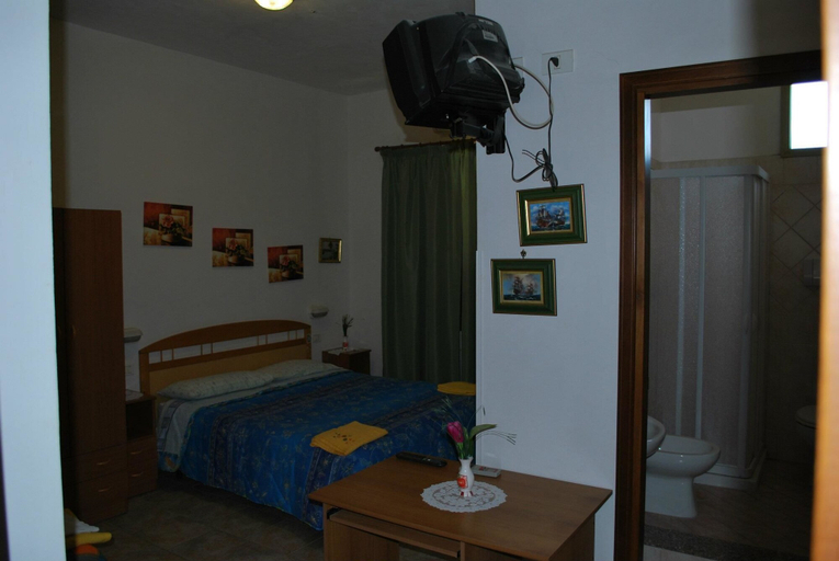 Bedroom 2, Athena, Trapani