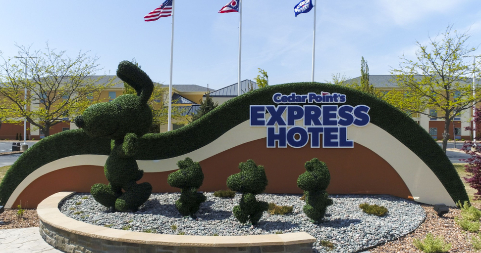 Exterior & Views 1, Cedar Point's Express Hotel, Erie