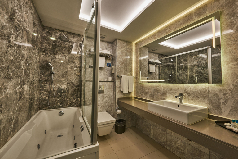 Bathroom 5, Grand Hotel Gulsoy, Fatih
