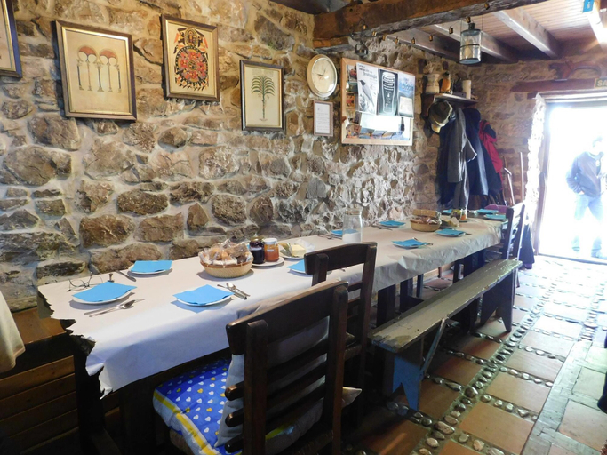 Food & Drinks, Albergue La Aldea - Hostel, Cantabria