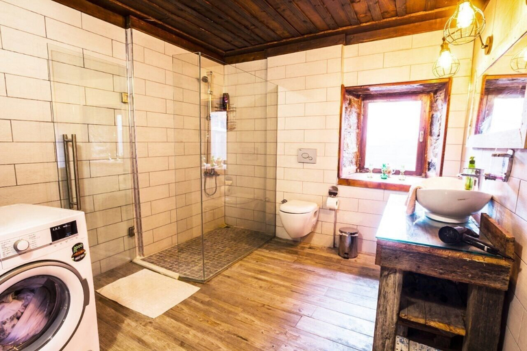 Bathroom, Şamlıoğlu Historical Mansion, Merkez
