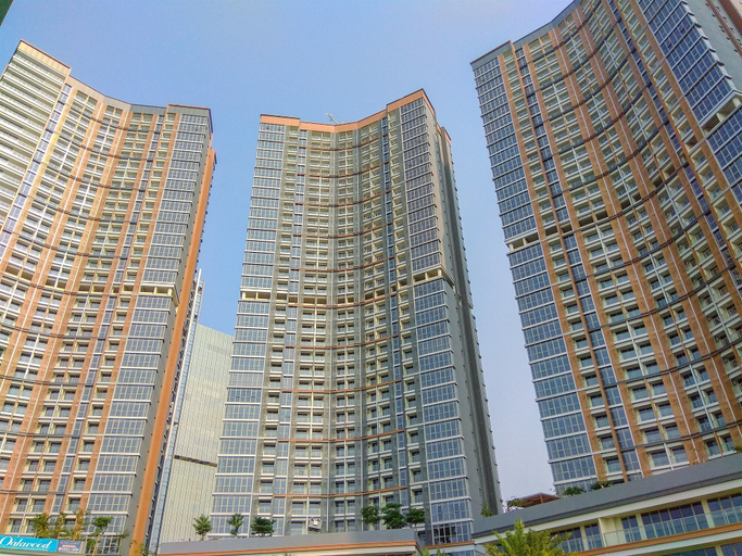 Exterior & Views, Elegant Studio with Pool and Sea View at Gold Coast Apartment, Jakarta Utara