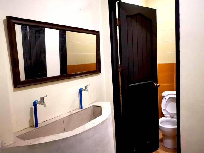 Bathroom 5, The Stopover Hostel Mactan, Lapu-Lapu City