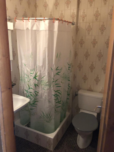 Bathroom, Auberge les Charmettes, Entremont