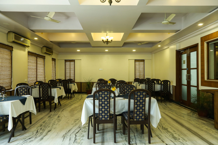 Food & Drinks 5, The Majestic Manor, Nagpur