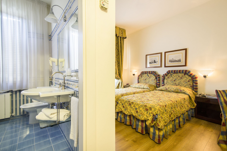 Bedroom 4, Hotel Italia, Siena