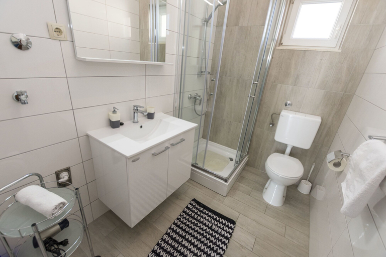 Bathroom, Apartment Nensi, Primošten