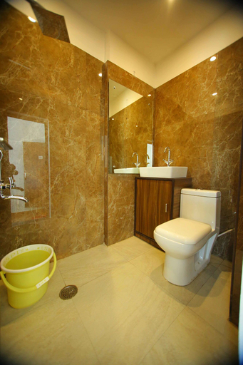 Bathroom 3, Osaka Taj Hotel, Agra