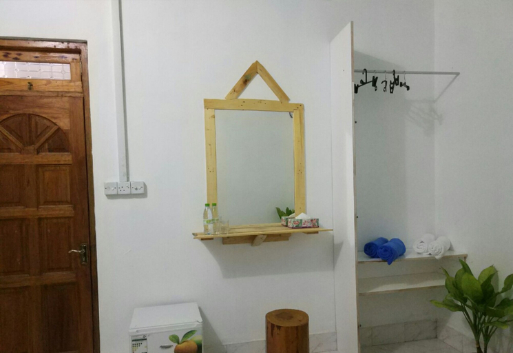 Bathroom, Veli Thoddoo Inn